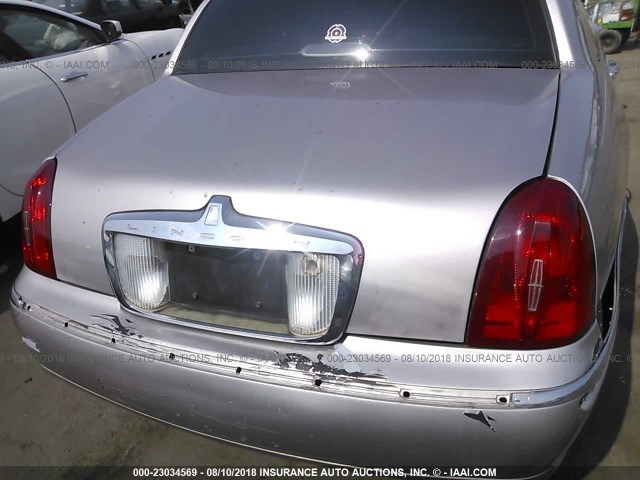 1LNHM81WXYY831412 - 2000 LINCOLN TOWN CAR EXECUTIVE شامبانيا صورة 6
