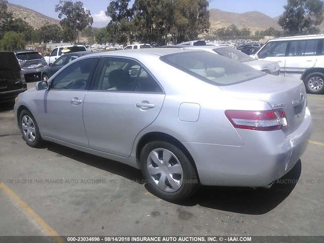 4T1BK3EK9AU597296 - 2010 TOYOTA CAMRY SE/LE/XLE SILVER photo 3