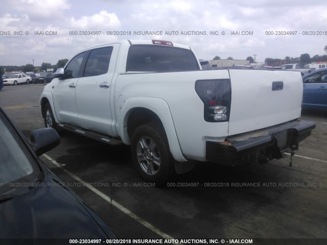 5TBDV58138S495731 - 2008 TOYOTA TUNDRA CREWMAX LIMITED WHITE photo 3