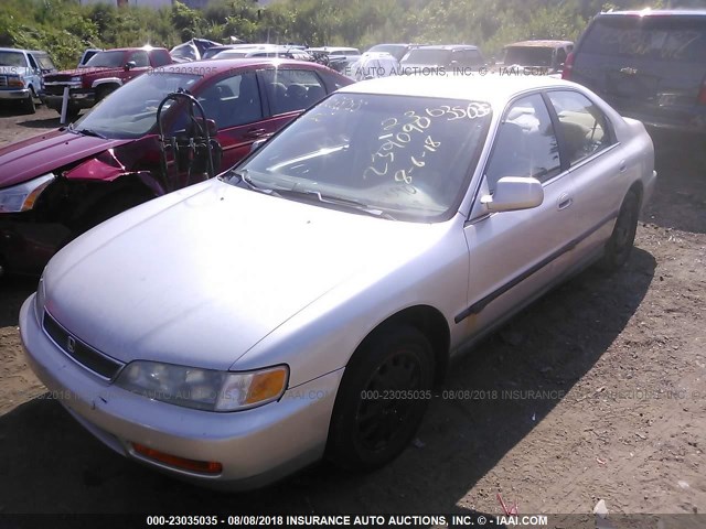 JHMCD563XVC005601 - 1997 HONDA ACCORD LX/EX SILVER photo 2