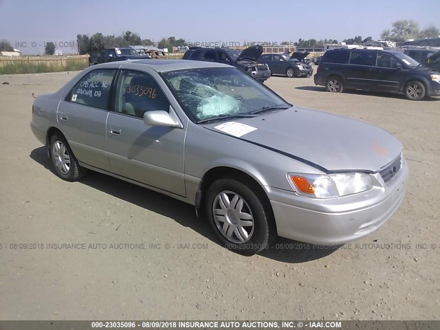 4T1BG28K61U068606 - 2001 TOYOTA CAMRY CE/LE/XLE 银色 照片 1