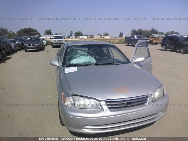 4T1BG28K61U068606 - 2001 TOYOTA CAMRY CE/LE/XLE 银色 照片 6