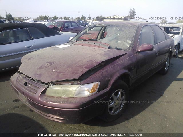 JT2BG28K4W0108967 - 1998 TOYOTA CAMRY LE/XLE RED photo 2