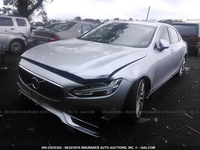 LVY992ML3JP007328 - 2018 VOLVO S90 T6/INSCRIPTION SILVER photo 2