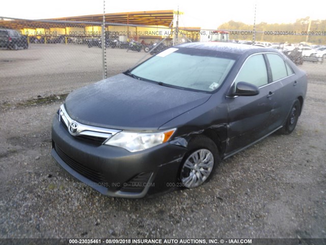 4T1BF1FK7DU272514 - 2013 TOYOTA CAMRY L/SE/LE/XLE 灰色 照片 2
