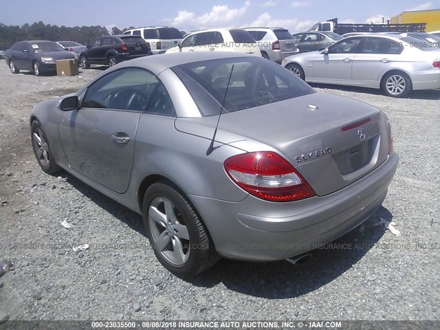 WDBWK54F86F132363 - 2006 MERCEDES-BENZ SLK 280 SILVER photo 3