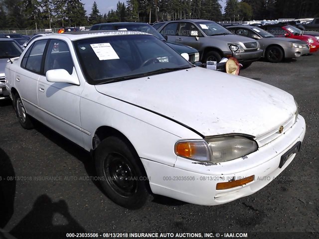 JT2BG12K8T0373714 - 1996 TOYOTA CAMRY DX/LE/XLE თეთრი ფოტო 1