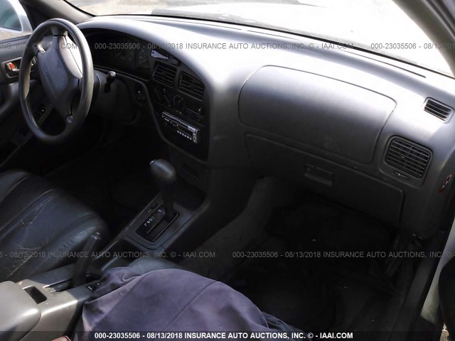 JT2BG12K8T0373714 - 1996 TOYOTA CAMRY DX/LE/XLE თეთრი ფოტო 5