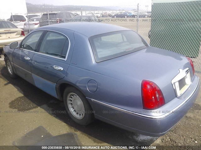 1LNHM81W4YY908551 - 2000 LINCOLN TOWN CAR EXECUTIVE BLUE photo 3