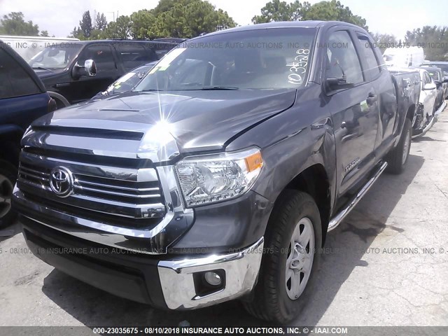 5TFRM5F14GX103528 - 2016 TOYOTA TUNDRA DOUBLE CAB SR/SR5 GRAY photo 2