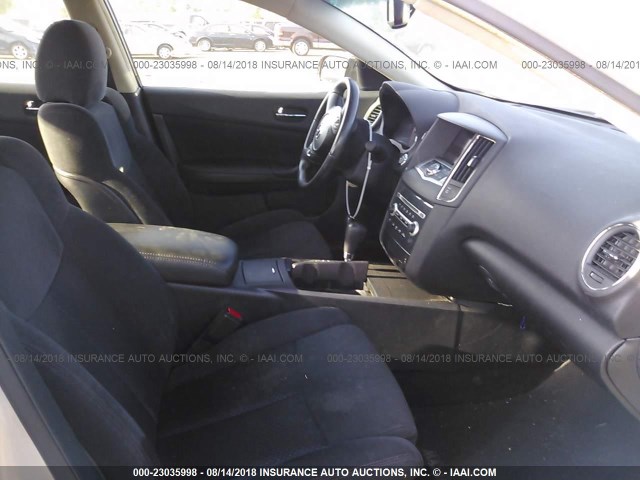 1N4AA5APXEC435808 - 2014 NISSAN MAXIMA S/SV SILVER photo 5