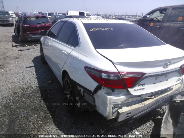 4T1BF1FK0GU529114 - 2016 TOYOTA CAMRY LE/XLE/SE/XSE 白色 照片 3