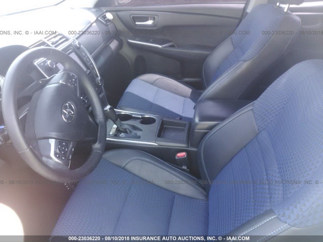 4T1BF1FK0GU529114 - 2016 TOYOTA CAMRY LE/XLE/SE/XSE 白色 照片 5