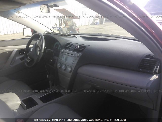 4T1BF3EK4AU550844 - 2010 TOYOTA CAMRY SE/LE/XLE 红色 照片 5