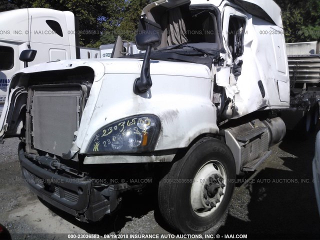 3AKJGLBG4GSHP6006 - 2016 FREIGHTLINER CASCADIA 125  WHITE photo 2
