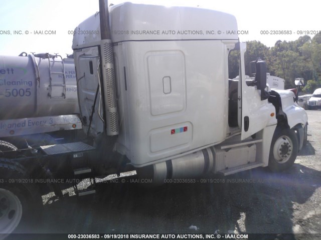3AKJGLBG4GSHP6006 - 2016 FREIGHTLINER CASCADIA 125  WHITE photo 7