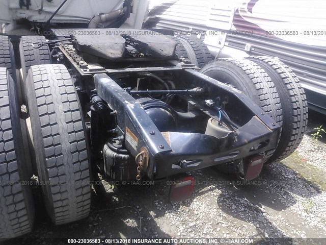 3AKJGLBG4GSHP6006 - 2016 FREIGHTLINER CASCADIA 125  WHITE photo 8