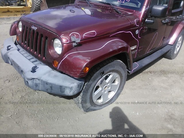 1J4GA591X7L154819 - 2007 JEEP WRANGLER SAHARA MAROON photo 6