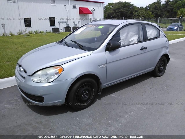 KMHCM36C18U080915 - 2008 HYUNDAI ACCENT GS SILVER photo 2