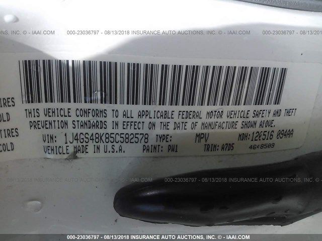 1J4GS48K85C582578 - 2005 JEEP GRAND CHEROKEE LAREDO/COLUMBIA/FREEDOM 白色 照片 9