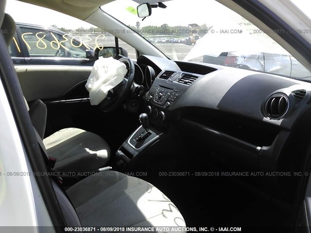 JM1CW2CL0C0138946 - 2012 MAZDA 5 WHITE photo 5