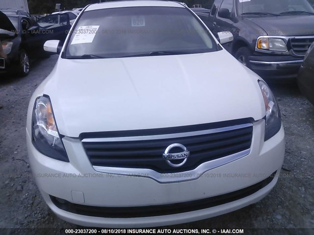 1N4CL21E18C229975 - 2008 NISSAN ALTIMA HYBRID WHITE photo 6