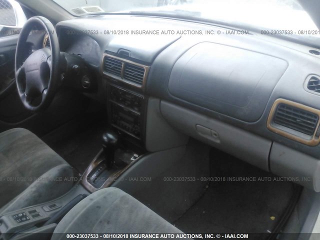 JF1SF65661H733038 - 2001 SUBARU FORESTER S 白色 照片 5