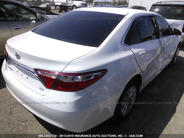 4T4BF1FK6FR488315 - 2015 TOYOTA CAMRY LE/XLE/SE/XSE WHITE photo 4