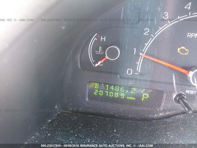 1LNHM86SX5Y616727 - 2005 LINCOLN LS 白色 照片 7