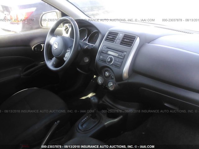 3N1CN7AP5CL885633 - 2012 NISSAN VERSA S/SV/SL GRAY photo 5