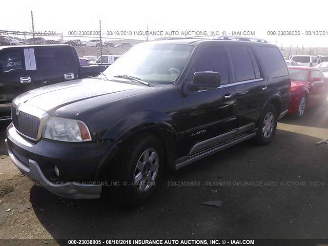 5LMFU27R54LJ16922 - 2004 LINCOLN NAVIGATOR შავი ფოტო 2