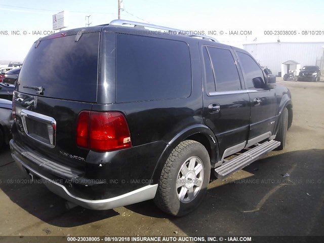 5LMFU27R54LJ16922 - 2004 LINCOLN NAVIGATOR შავი ფოტო 4