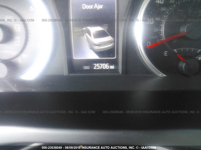 4T1BF1FK2HU267551 - 2017 TOYOTA CAMRY LE/XLE/SE/XSE 白色 照片 7