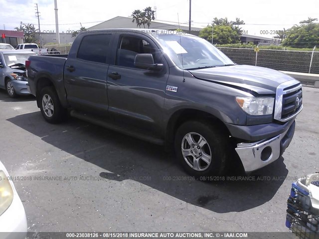 5TFEY5F1XDX143322 - 2013 TOYOTA TUNDRA CREWMAX SR5 GRAY photo 1