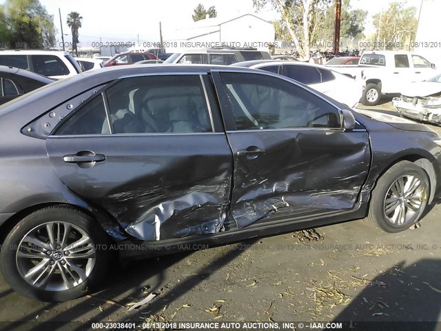 4T1BF1FK5GU556907 - 2016 TOYOTA CAMRY LE/XLE/SE/XSE BLACK photo 6