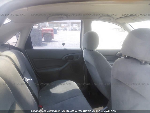 1FAFP34P61W133252 - 2001 FORD FOCUS SE/SE COMFORT WHITE photo 8