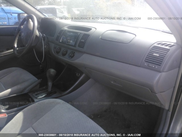 4T1BE32KX3U778731 - 2003 TOYOTA CAMRY LE/XLE/SE Boz foto 5