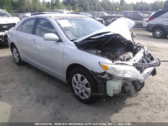4T1BF3EK8BU135124 - 2011 TOYOTA CAMRY SE/LE/XLE SILVER photo 1