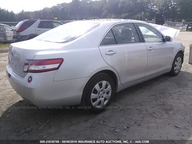 4T1BF3EK8BU135124 - 2011 TOYOTA CAMRY SE/LE/XLE SILVER photo 4