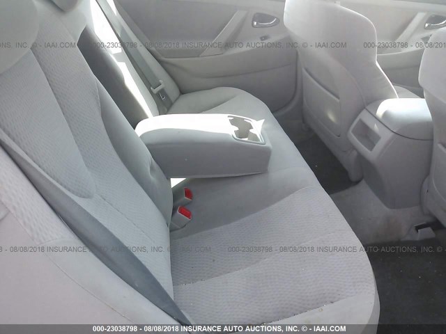 4T1BF3EK8BU135124 - 2011 TOYOTA CAMRY SE/LE/XLE SILVER photo 8