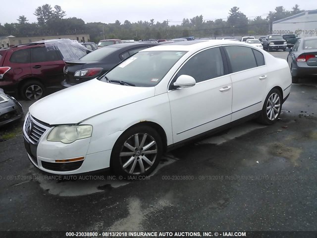 WVWDU73CX6P142909 - 2006 VOLKSWAGEN PASSAT 3.6L 4MOTION SPORT WHITE photo 2