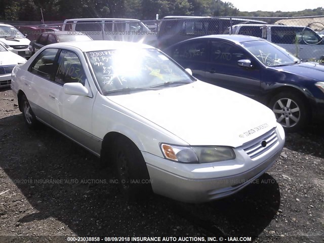 JT2BG22K1X0356670 - 1999 TOYOTA CAMRY LE/XLE 白色 照片 1
