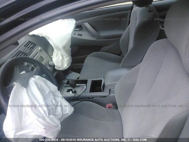 4T1BF3EK6BU126485 - 2011 TOYOTA CAMRY SE/LE/XLE შავი ფოტო 5