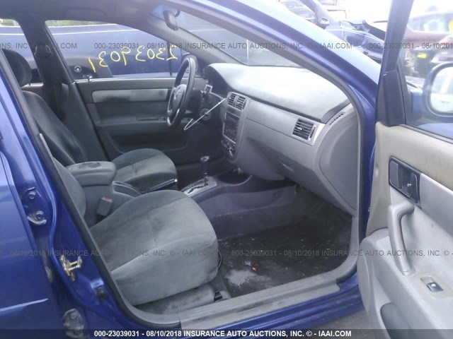 KL5JD56Z26K330124 - 2006 SUZUKI FORENZA BLUE photo 5