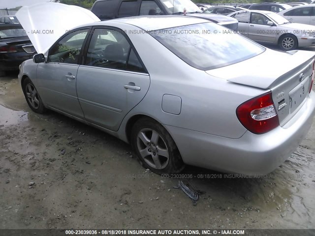 4T1BE32K13U136043 - 2003 TOYOTA CAMRY LE/XLE/SE 银色 照片 3