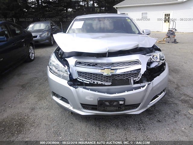 1G11H5SA4DF329053 - 2013 CHEVROLET MALIBU LTZ 银色 照片 6
