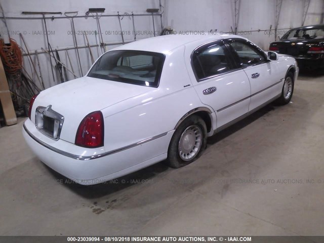 1LNHM81W2YY808867 - 2000 LINCOLN TOWN CAR EXECUTIVE WHITE photo 4