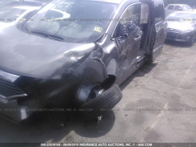 JN8AE2KP7G9153366 - 2016 NISSAN QUEST S/SV/SL/PLATINUM 灰色 照片 6