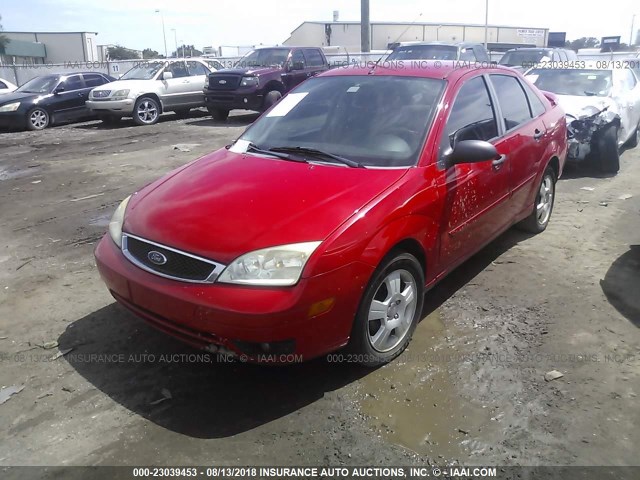 1FAFP34N07W311647 - 2007 FORD FOCUS ZX4/S/SE/SES RED photo 2