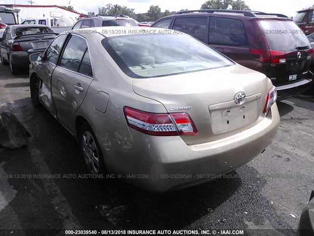 4T1BF3EK7AU025390 - 2010 TOYOTA CAMRY SE/LE/XLE თაფლისფერი ფოტო 3